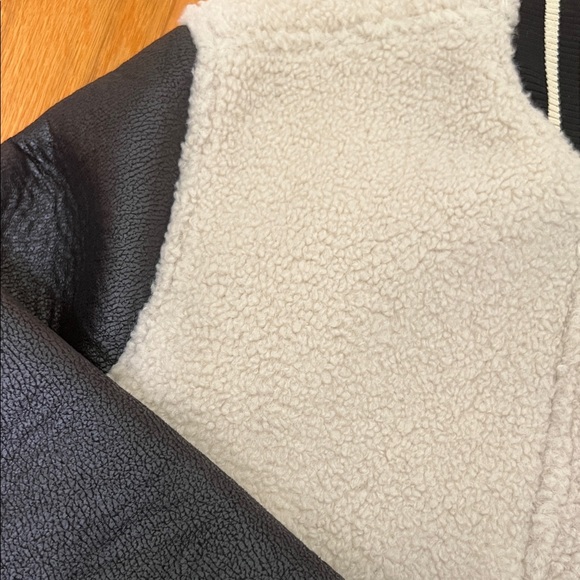 Blank NYC Black and White Sherpa Jacket - Picture 3 of 9